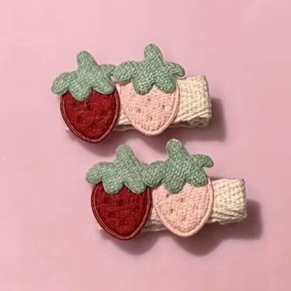 🆕Adorable Strawberry Crochet Knit Hair Clips Barrettes Kids / Baby- Red and Pink